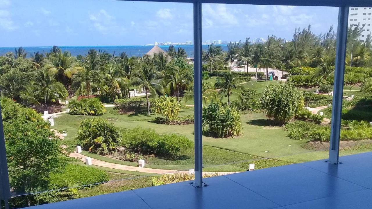 Swim The Caribbean & Work With A View Lägenhet Cancún Exteriör bild